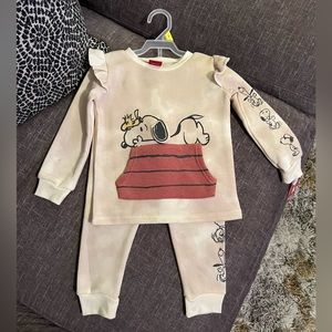 Peanuts/Snoopy sweatsuit